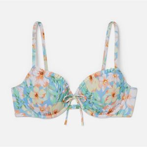 Shade & Shore Women’s Lightly Lined
Ruffle Detail Bikini Top Light Blue Floral 3
